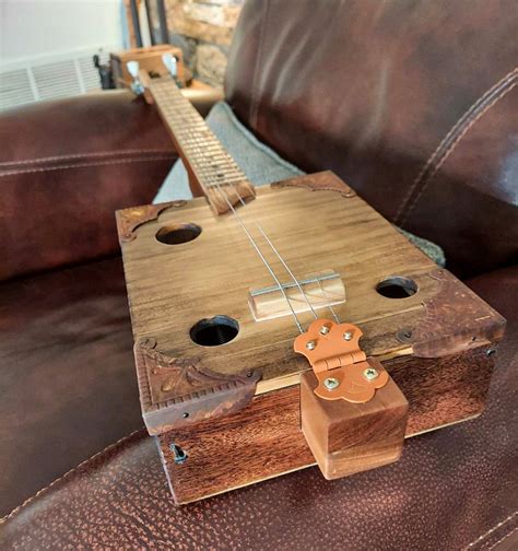 cigar box guitars calenders